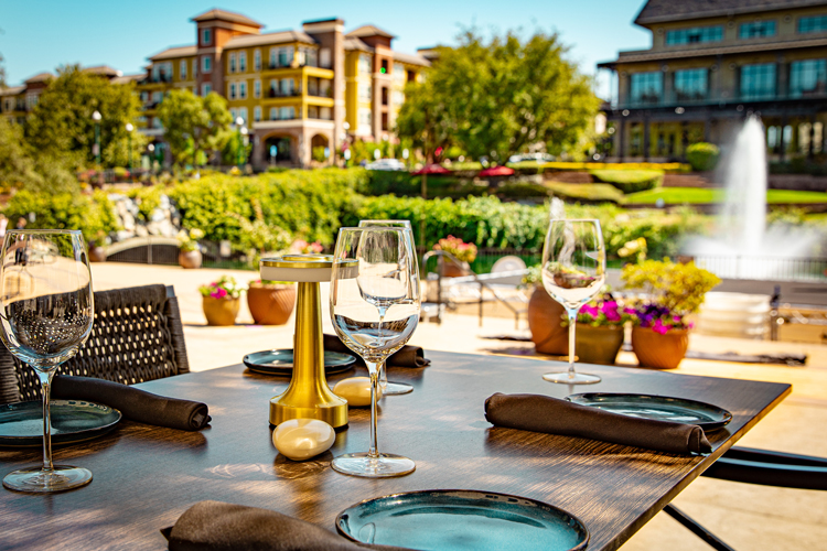 South Fork Grille patio dining in El Dorado Hills Town Center